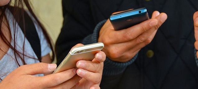 texting-1490691_640